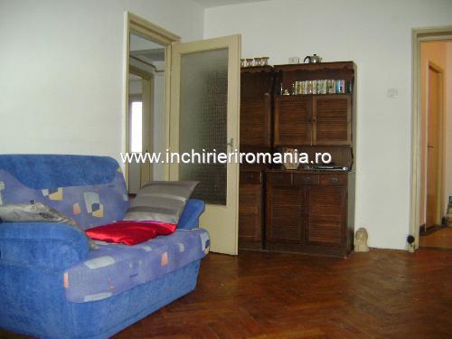 UNIVERSITATE / CISMIGIU TREI CAMERE DECOMANDATE
