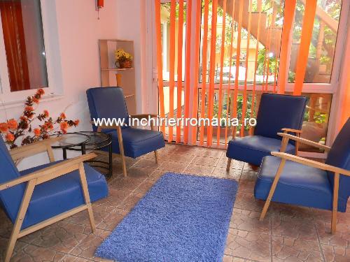 Inchiriez apartament vila