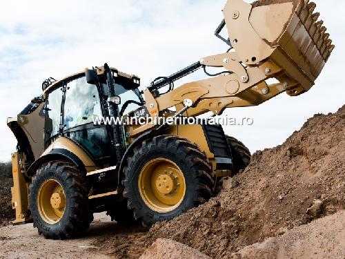 Inchiriez Buldoexcavator cu atasamente diverse