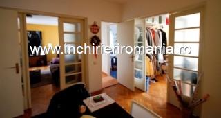 Inchiriez 4 camerein Piata Romana